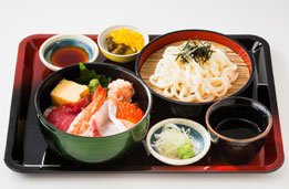 海鮮丼と讃岐半うどん定食　\1,560